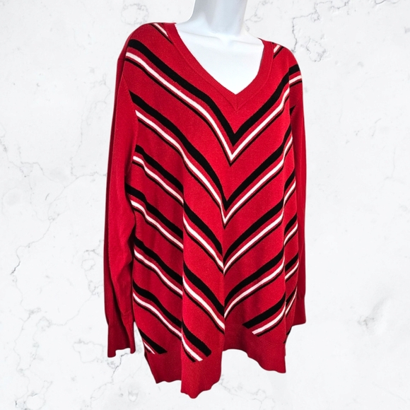 New Liz Claiborne Red, Black & White Chevron Stripe Plus Sweater - Picture 4 of 9